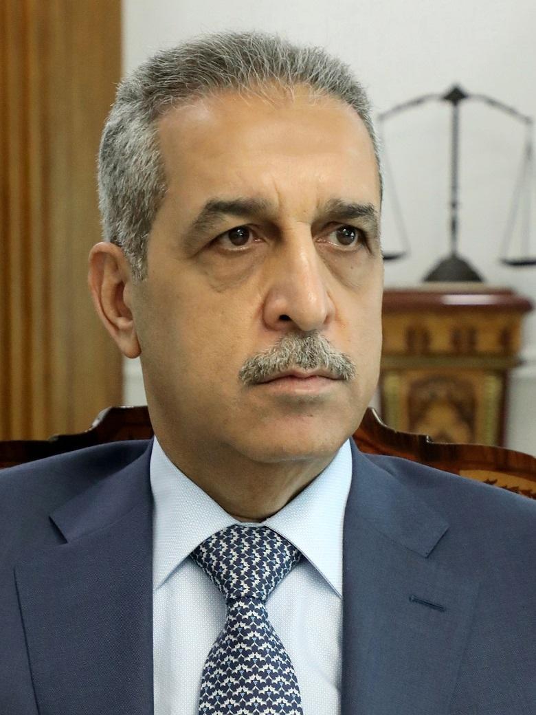 مسؤولية القاضي في احترام الدستور والقانون