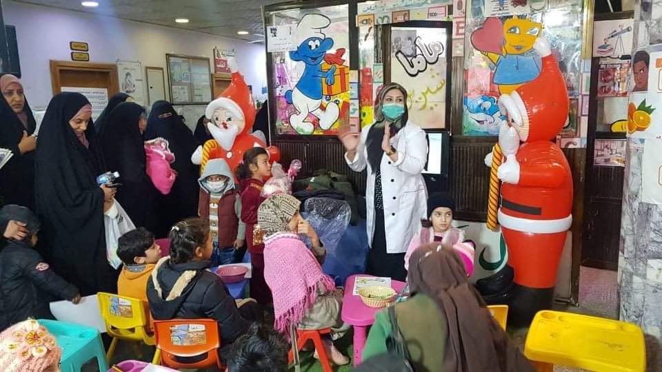 بالصور:مُمرضة فنية بكربلاء  تُسْعِدُ (100) طفلاً من  مرضى "السرطان والثلاسيميا والدم الوراثي "