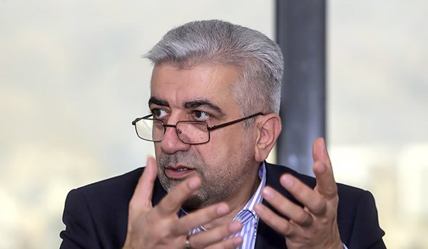 وزير ايراني: طهران تشتري لقاح كورونا عبر أرصدتها بالعراق