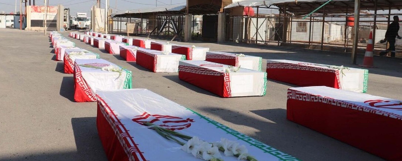 تسليم رفات 55 جندياً إيرانياً قتلوا في 3 معارك خلال الحرب العراقية - الإيرانية