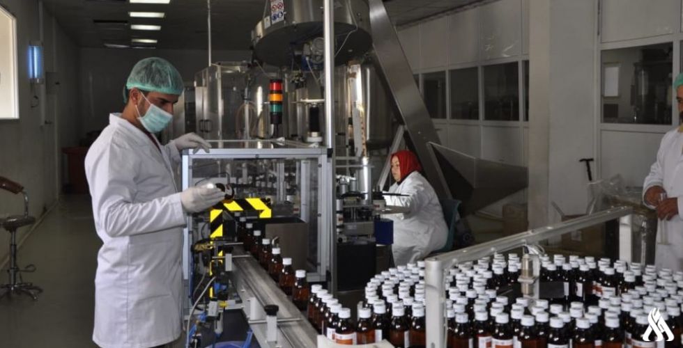 ادوية سامراء تنتج مستحضرين لعلاج كورونا وتكشف عن مصانع وهمية تزور علامة شركتها