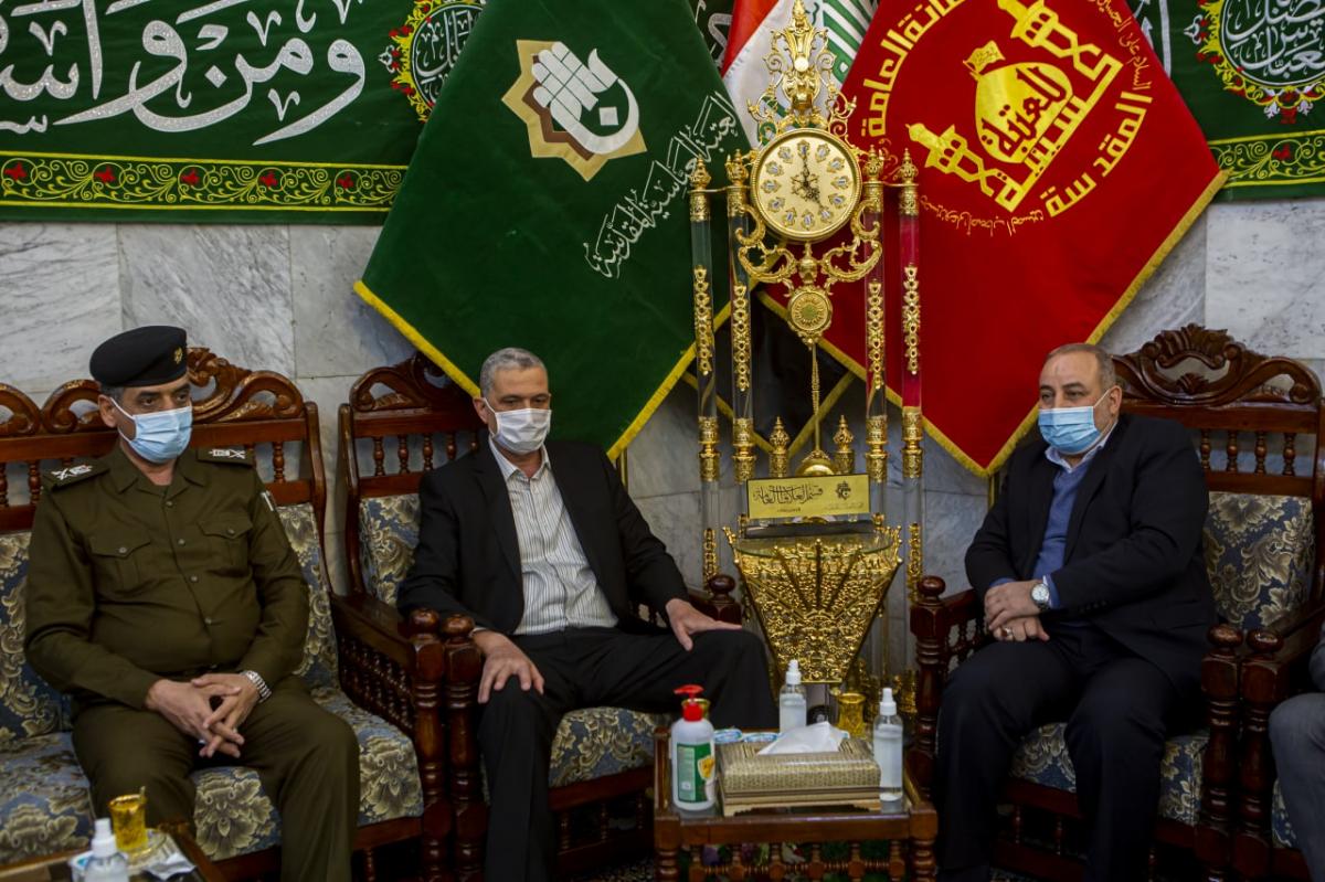 وزير الداخلية يؤدي زيارة العتبات المقدسة في كربلاء