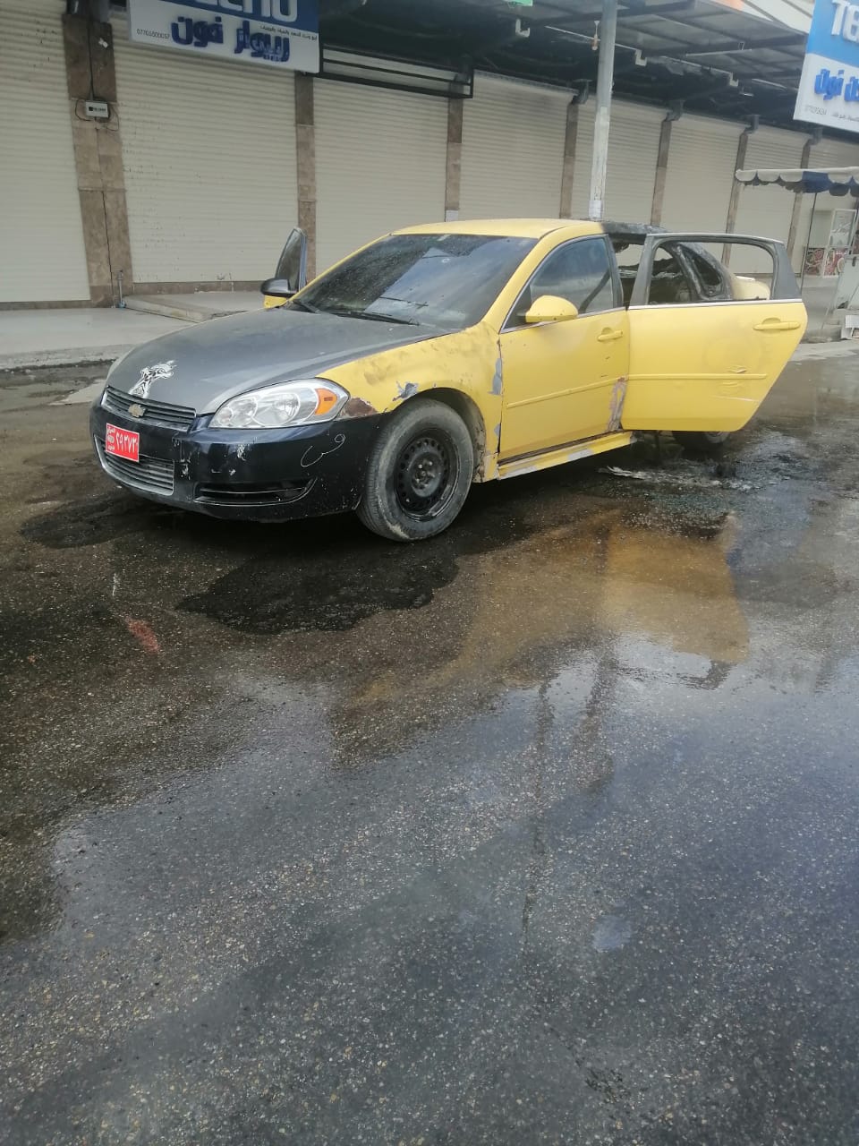 وزارة العمل تدخل على الخط وتوجه بزيارة المواطن الذي أضرم النار بسيارته الاجرة إثر تعرضه لغرامة مرورية