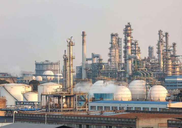 أسعار النفط تعاود الارتفاع وبرنت يستقر عند 68.50 دولارا للبرميل