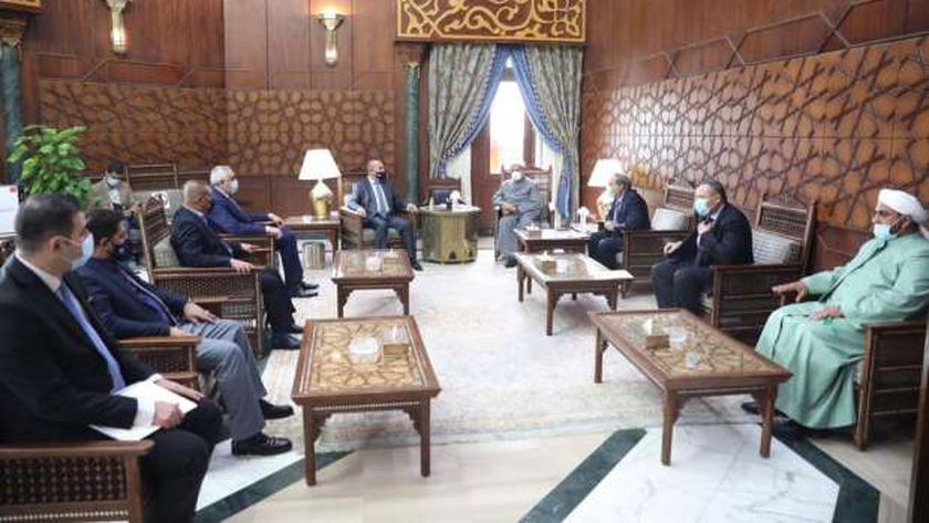 بغداد توجه ثلاث دعوات رسمية لشيخ الازهر لزيارة العراق (صور)