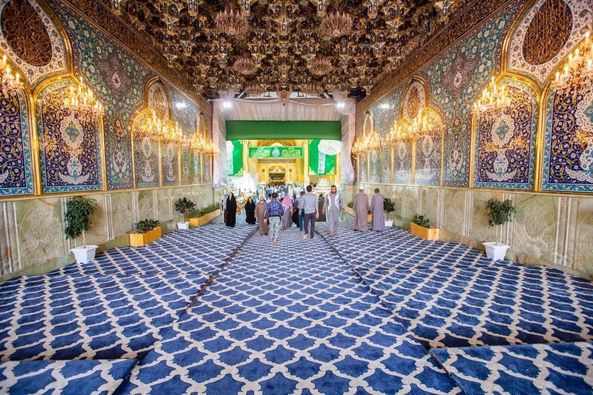 بالصور:فرش الممرّات المؤدّية إلى مرقد أبي الفضل العبّاس بالسجّاد الجديد