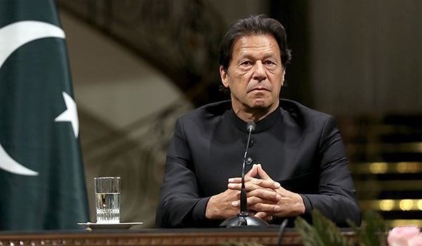 إصابة رئيس وزراء باكستان بكورونا بعد يومين من تلقيه لقاح مضاد للفيروس