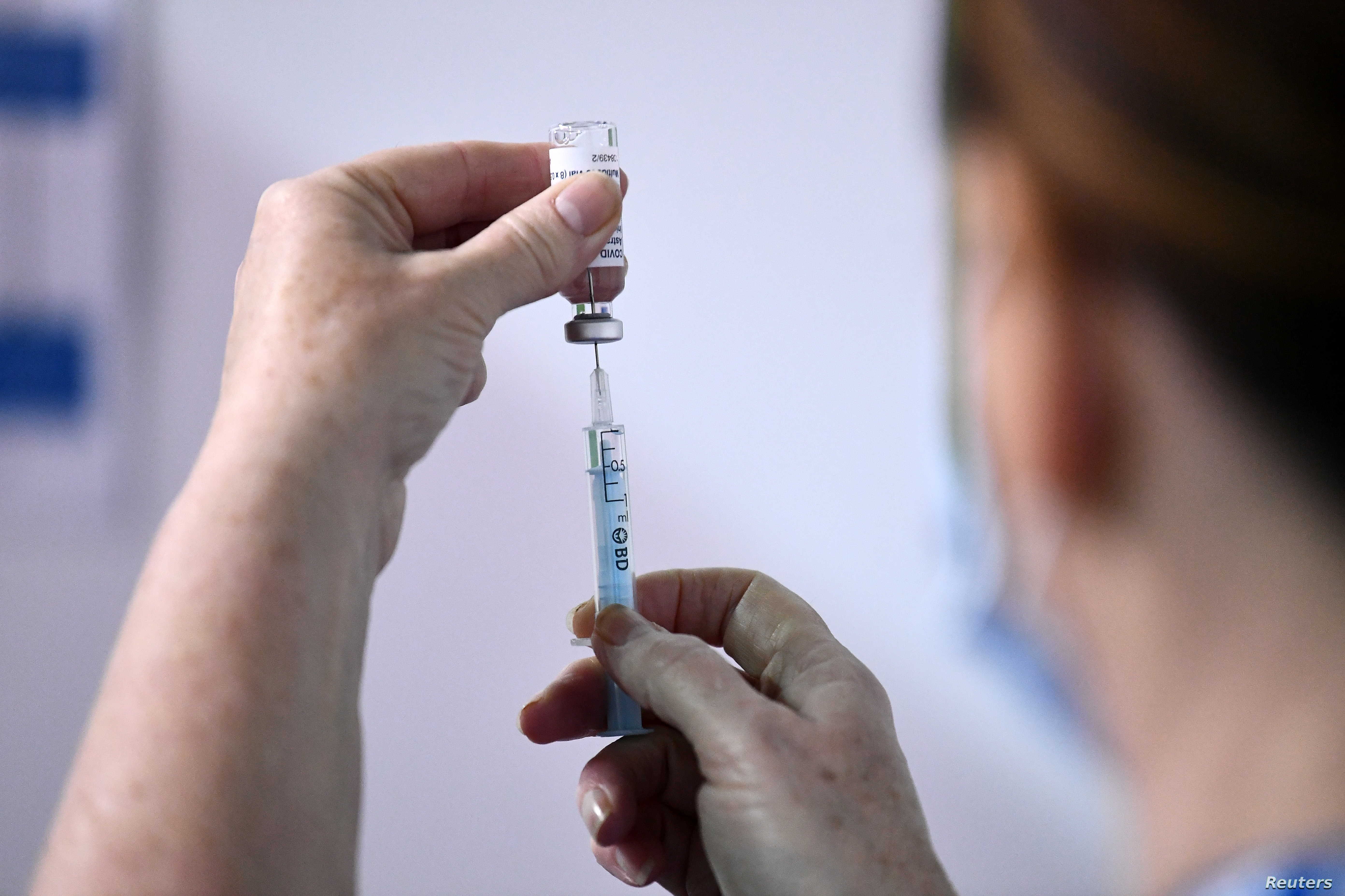 بريطانيا تؤكد رصد العشرات من حالات تجلط الدم بعد تلقي لقاح "أسترازينيكا"