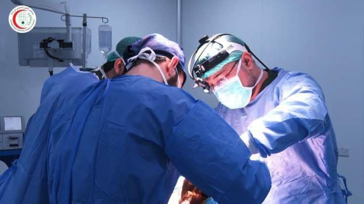 معالجةُ طفلةٍ تعاني من ورمٍ دمويّ في الوجه