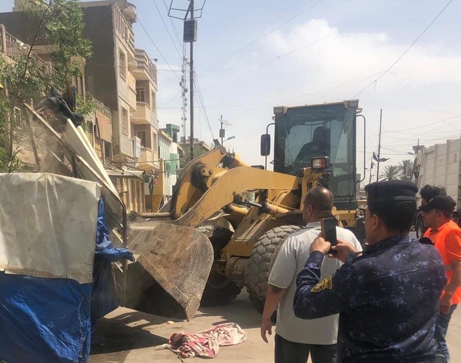 الاعتداء على موظفين مكلفين بإزالة التجاوزات بمدينة الصدر وامانة بغداد تستنكر