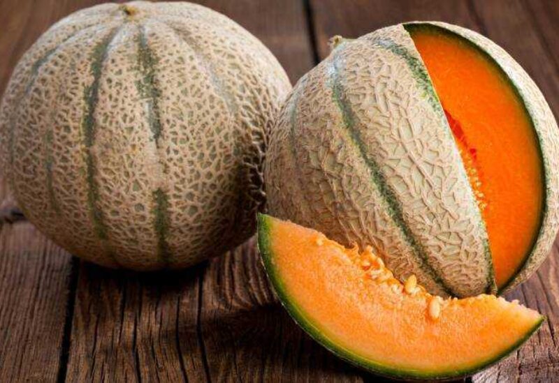 في اليابان.. بيع ثمرتي شمام بوباري بـ25 ألف دولار