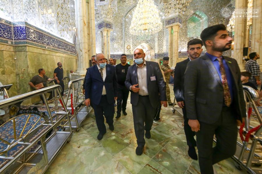 بالصور:السفير الجزائري في العراق يزور مرقد أمير المؤمنين علي بن ابي طالب (عليه السلام)