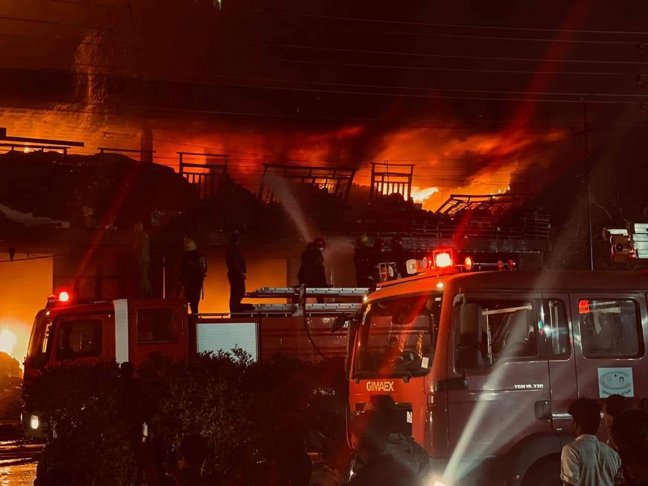 ميسان .. اندلاع حريق كبير في محال تجارية وسط المحافظة