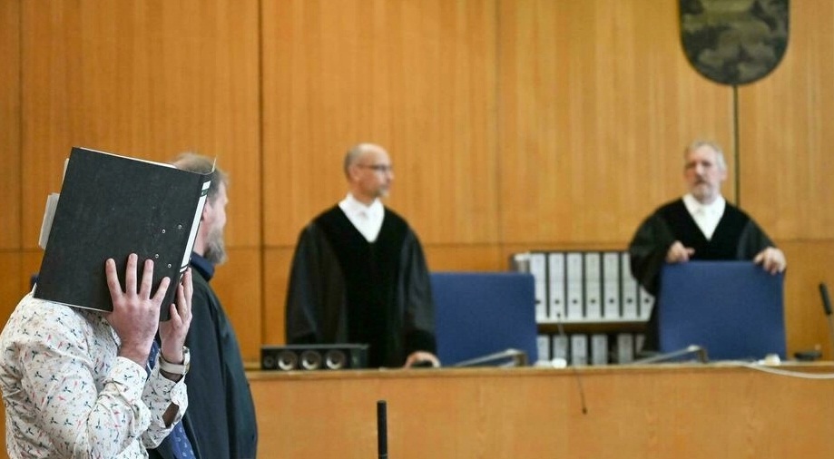 القضاء الالماني يبت في قضية امراة المانية متهمة بقتل طفلة أيزيدية عطشا حتى الموت..(تفاصيل)