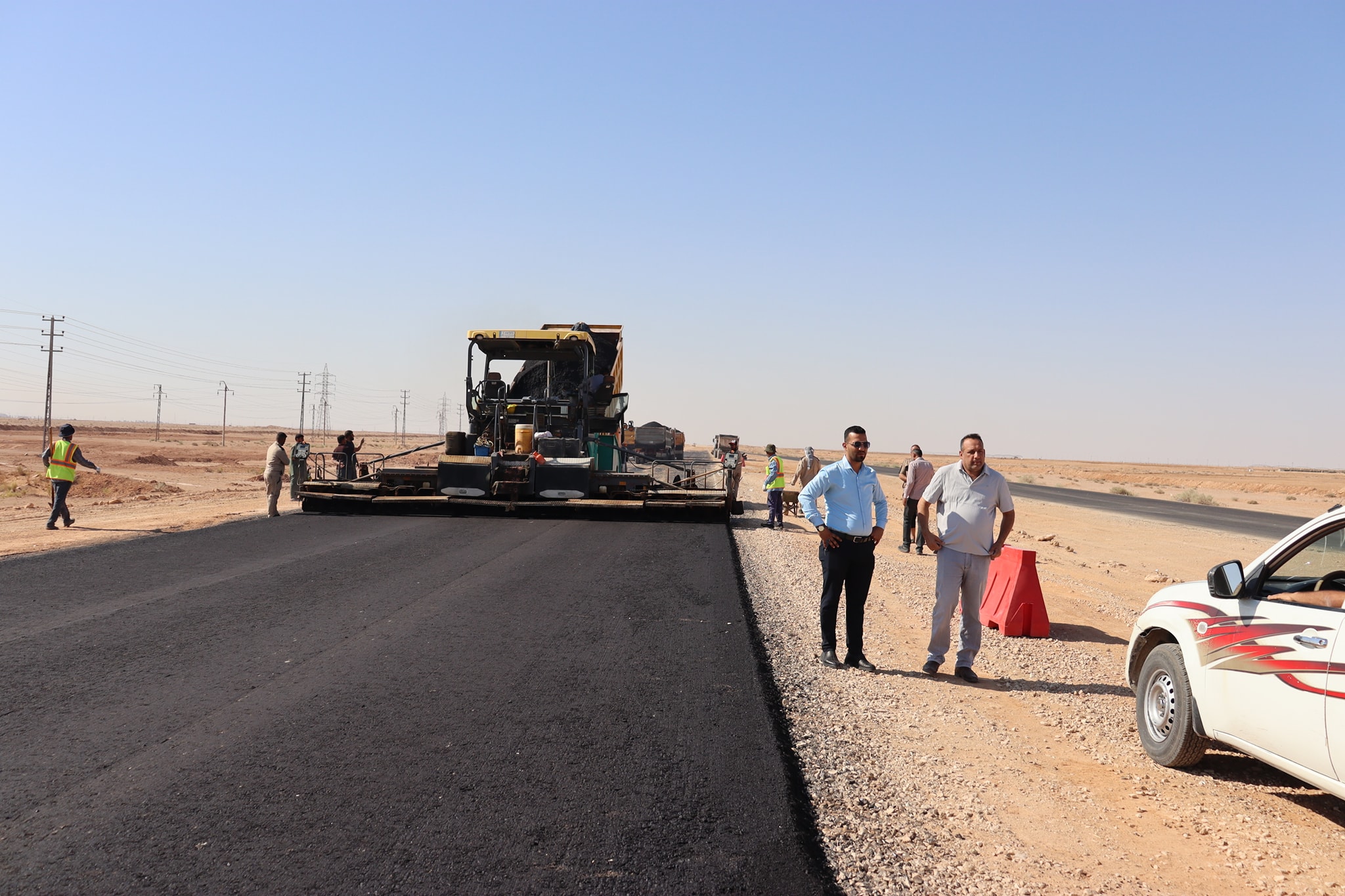 كربلاء :المباشرة بتنفيذ الجزء الثاني من الممر الثاني لطريق كربلاء/ الرزازة/ معمل الاسمنت بطول 45 كم