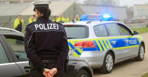 العثور على جثة لاجئ عراقي في شاحنة قرب حدود ألمانيا وبولندا