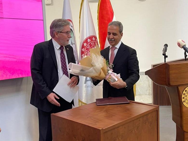 الجامعة الأمريكية في بغداد تمنح رئيس مجلس القضاء الأعلى شهادة "أستاذ القانون المتميز"