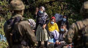 اسوشيتدبرس: مسلمو بولندا يساعدون المهاجرين على الحدود مع بيلاروسيا