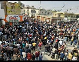 متظاهرون في بابل يغلقون مديريات التربية