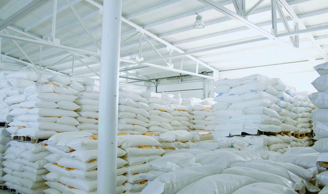 التجارة تتوعد المتلاعبين باسعار الطحين بعقوبات رادعة