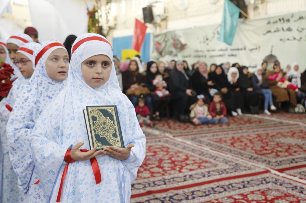 وسط حضور مهيب.. العتبة الحسينية تحتفي بولادة السيدة زينب (ع) بمهرجان قرآني عند مرقدها الطاهر