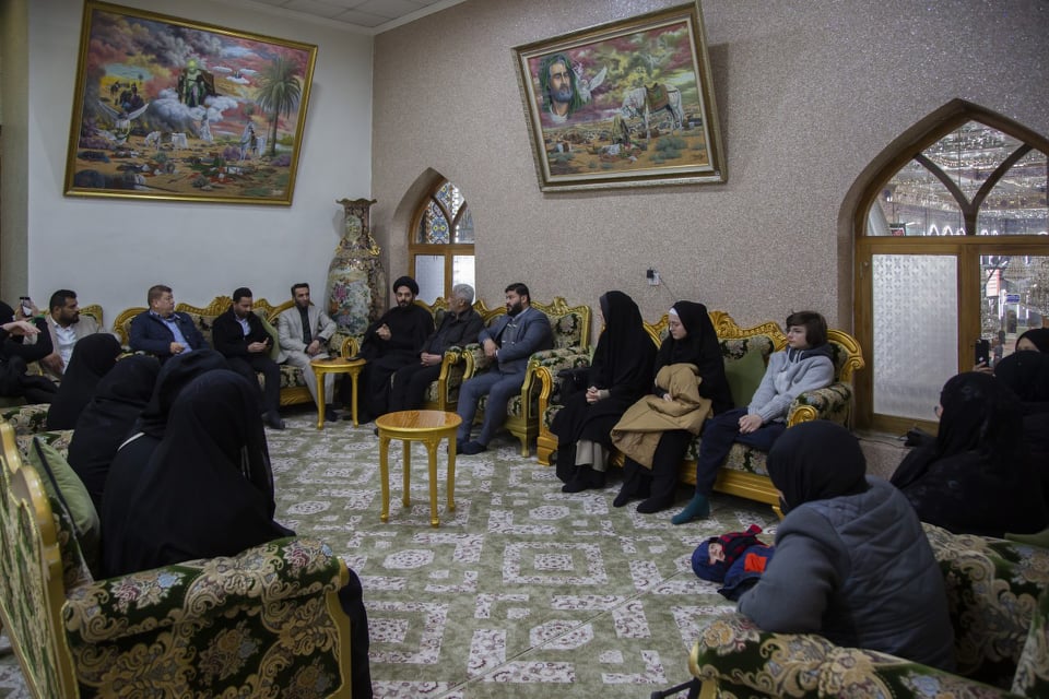 وفد ألماني يزور العتبات المقدسة في كربلاء