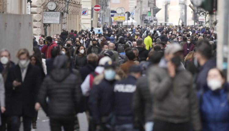 إيطاليا تتخذ قراراً بحق غير المطعمين بلقاح كورونا