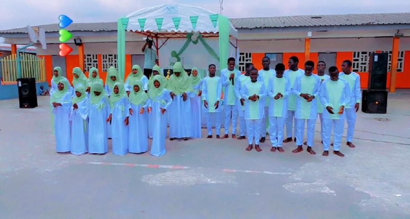 لاول مرة في افريقيا العتبة الحسينية تتوج ثلة من الفتيات بلغن سن التكليف (مصور)