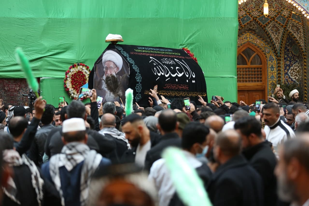 مرجعية النجف تقيم مجلس فاتحة لروح المرجع الراحل الشيخ لطف الله الصافي الگلبايگاني في مسجد الخضراء