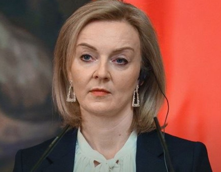 وزيرة خارجية بريطانيا: غزو روسيا لأوكرانيا قد يكون وشيكا