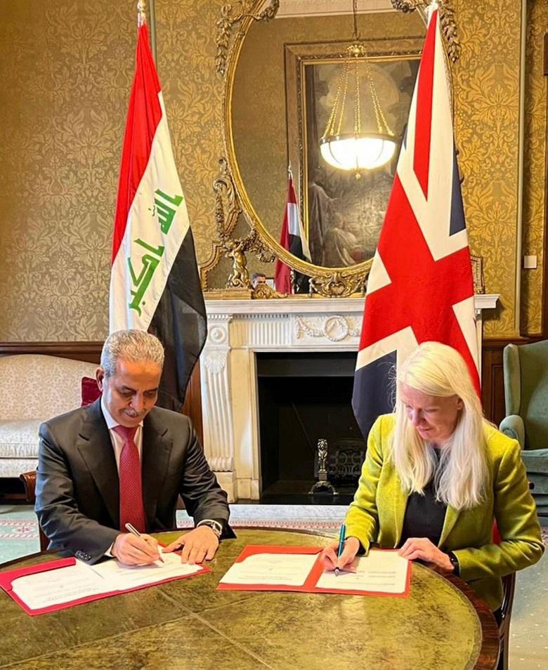 رئيس مجلس القضاء الاعلى يوقع مذكرة تفاهم مع وزارة الخارجية البريطانية بحضور الصدر