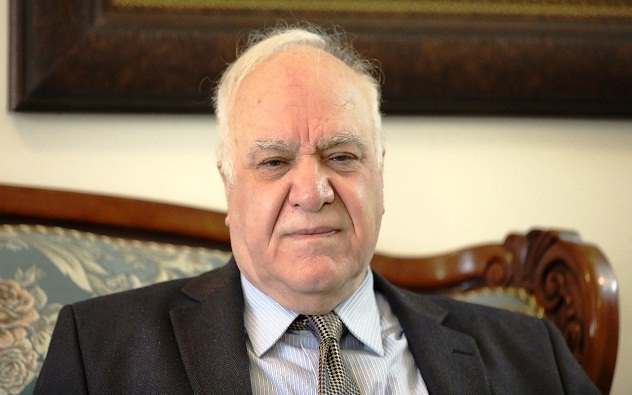 مستشار الكاظمي يرجح رفع سعر برميل النفط بالموازنة الى 70 دولاراً