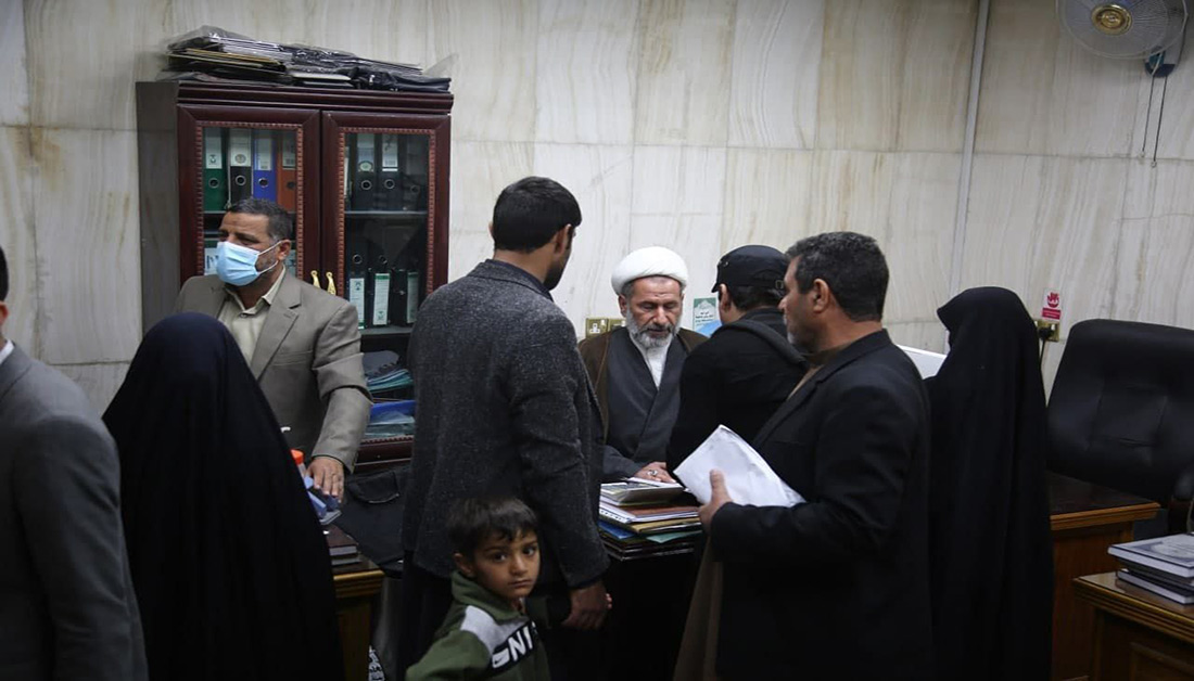 مكتب السيد السيستاني في كربلاء ينفق أكثر من (200 ) مليون دينار كمنح مالية خلال شهر رمضان المبارك للفقراء والمتعففين