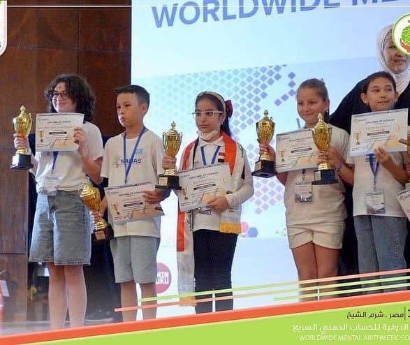 بالصور:الطفلة الكربلائية رهف البارودي تفوز بمسابقة الحساب العبقري في مصر