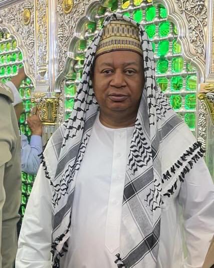 باركيندو .. يصل  النجف الاشرف  ويؤدي  مراسيم الزيارة لمرقد الامام علي عليه السلام (صور)