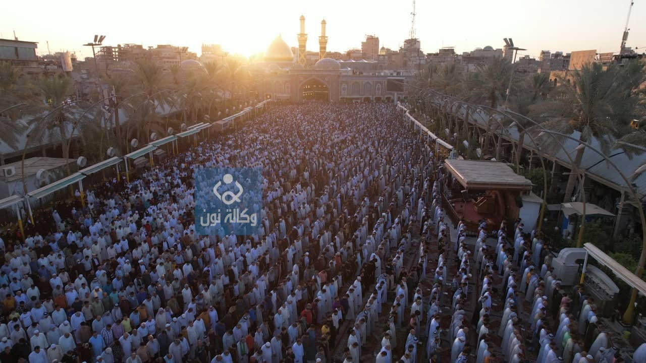 بالفيديو:حشود المؤمنين تقيم صلاة عيد الاضحى بين الحرمين وخطيبها يحذر من حرب مخملية واعلامية ضد الشباب