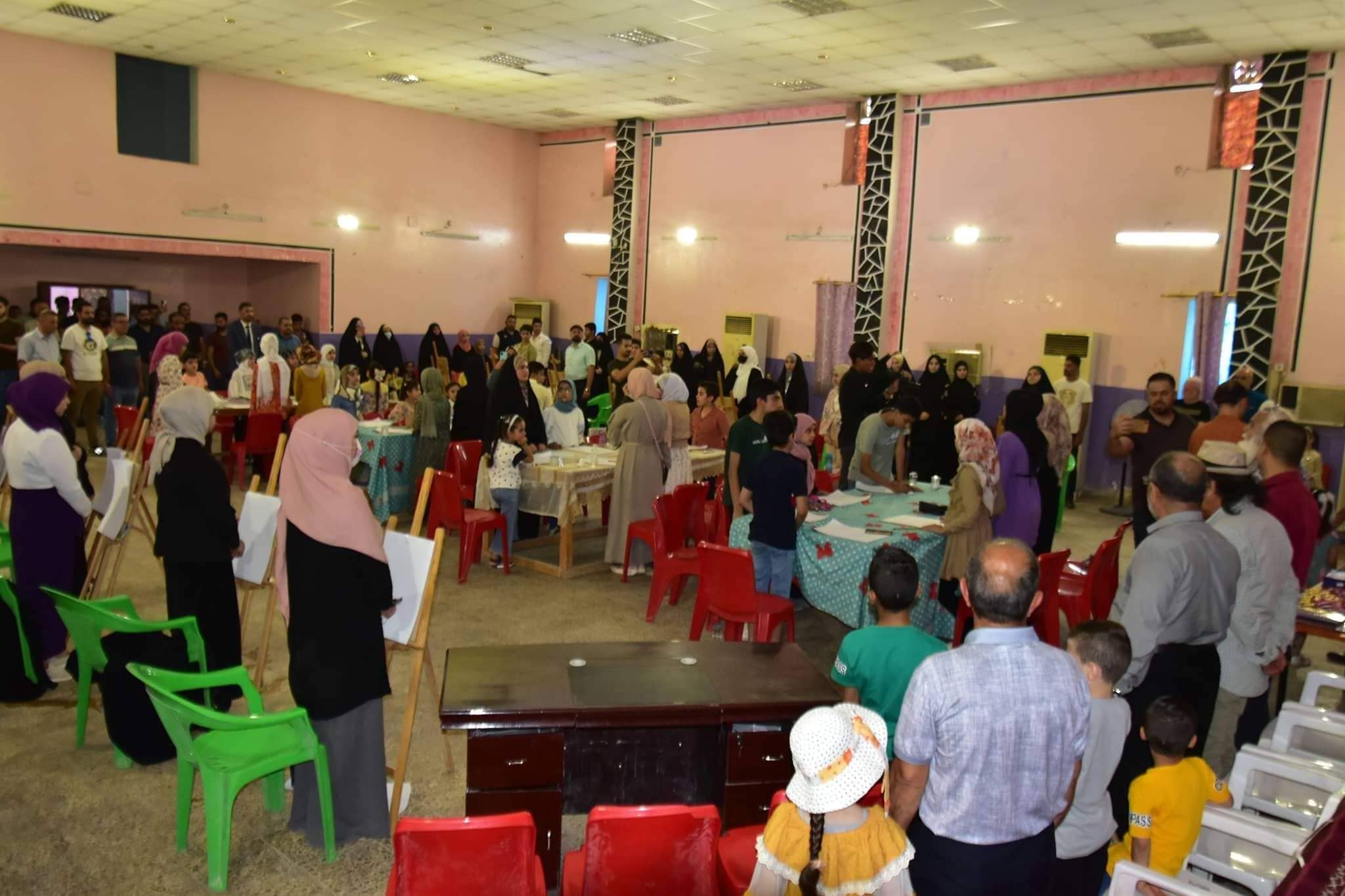 46 رساما يشاركون في مهرجان الرسم الحر في كربلاء