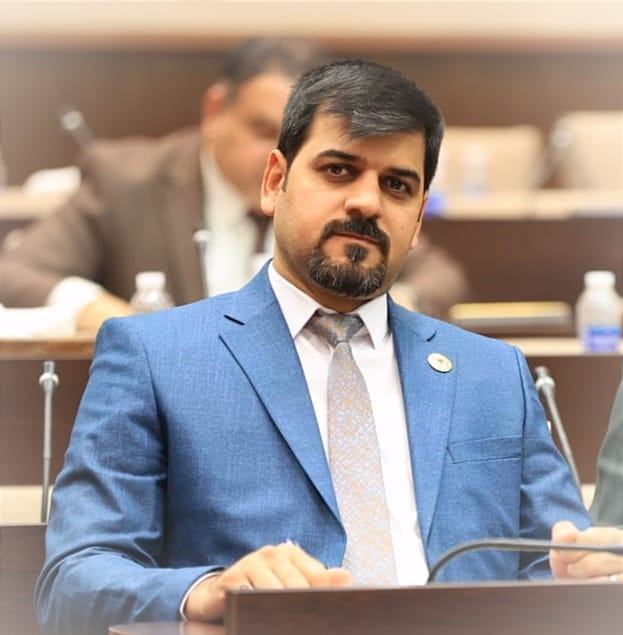 نائب يكشف عن متنزهات مهملة تحولت الى ساحات لوقوف السيارات في كربلاء