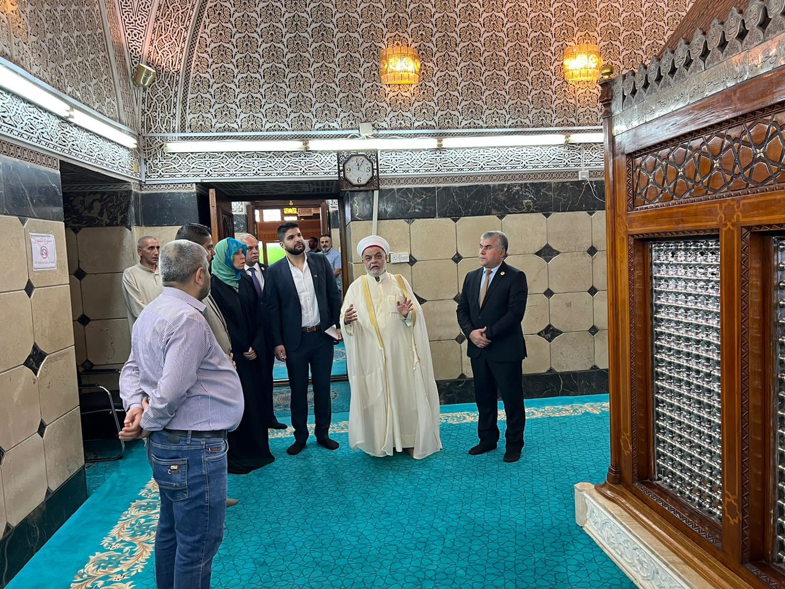 السفيرة الاسترالية بالعراق تزور الكاظمية والاعظمية: أينما ذهبت أرى كرم ومحبة وتقدير الشعب العراقي(صور)