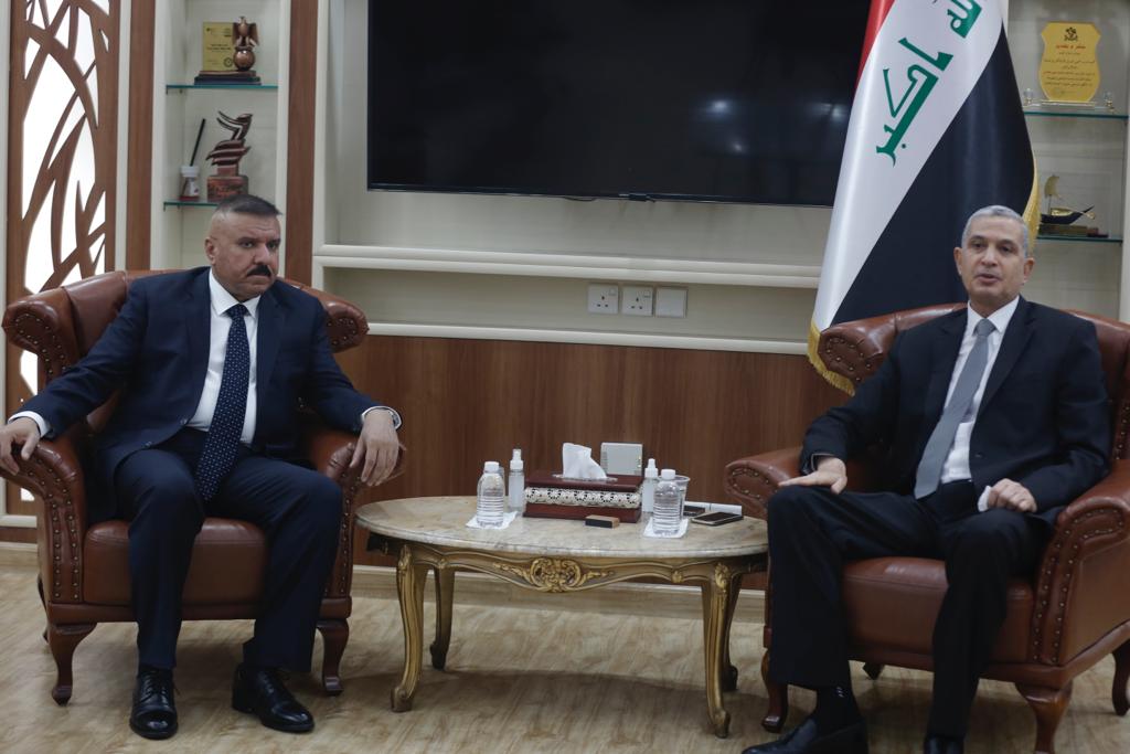 عبد الأمير الشمري يباشر مهامه وزيراً للداخلية