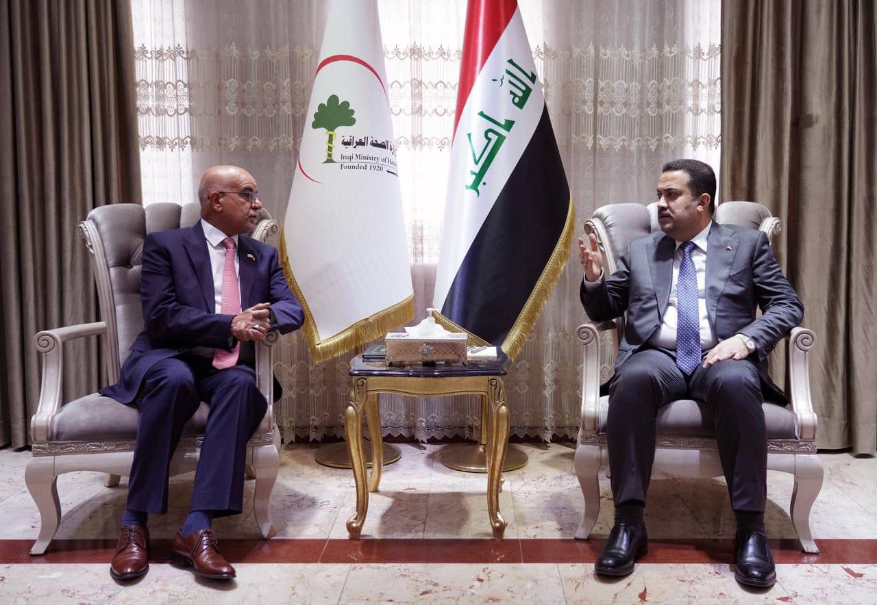 السوداني يزور مقر وزارة الصحة ويجتمع بكوادرها المتقدمة