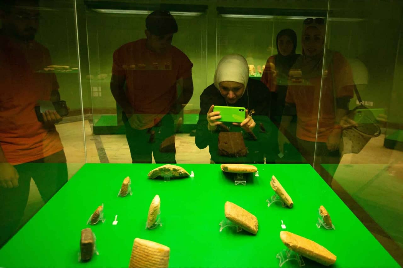 وفد سياحي يوناني يزور متحف البصرة الحضاري والاماكن التراثية والاثرية في البصرة