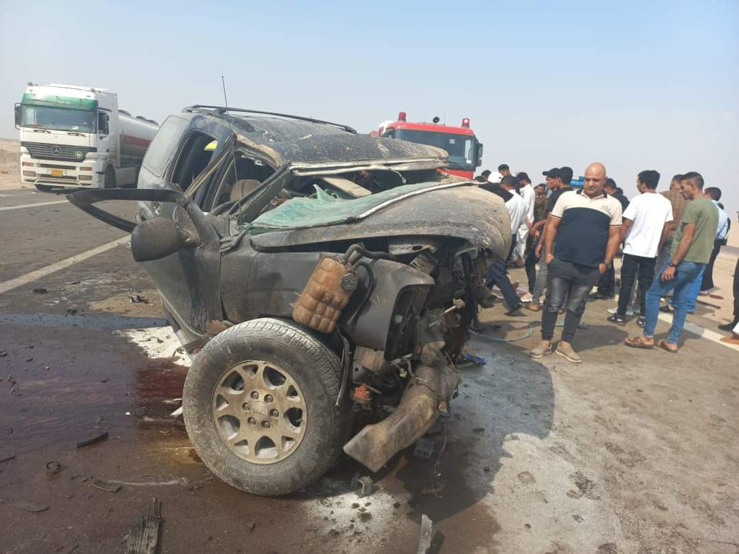 بالصور:مصرع سبعة اشخاص واصابة شخص بحادث مروري مروع في المثنى