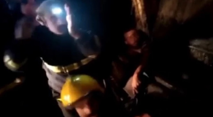 انقاذ اثنين من عمال النظافة حشرا داخل "كابسة نفايات" شرقي بغداد