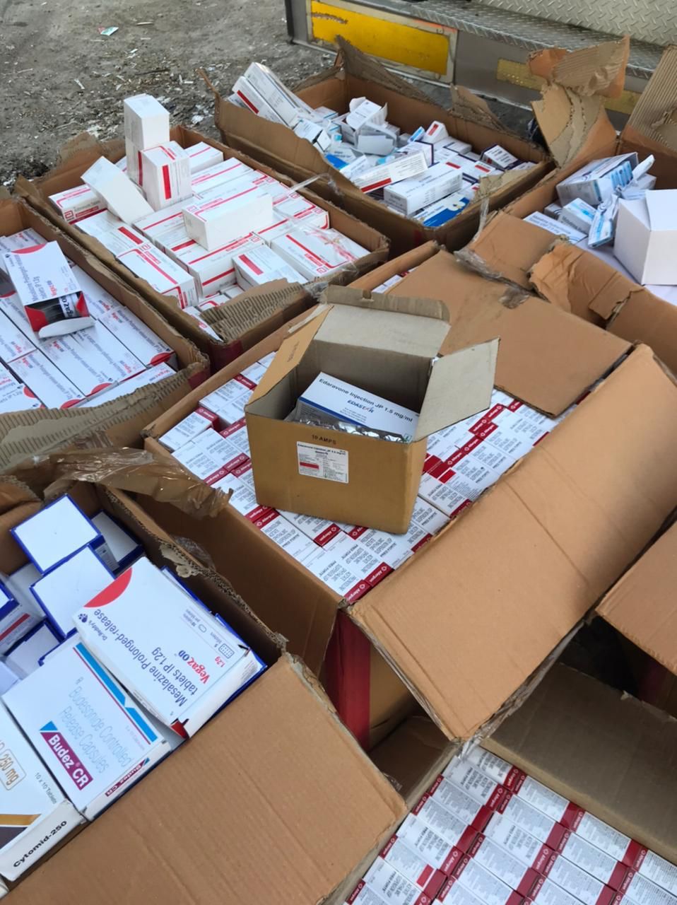 إتلاف أدوية متنوعة مخالفة لشروط وضوابط الاستيراد في منفذ مطار بغداد