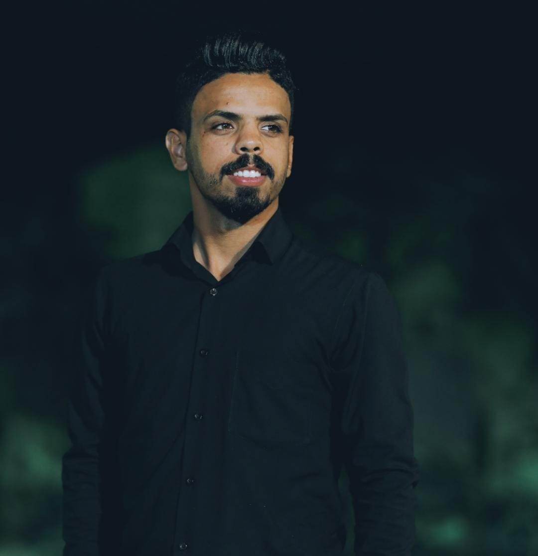 بين الواقع والمواقع