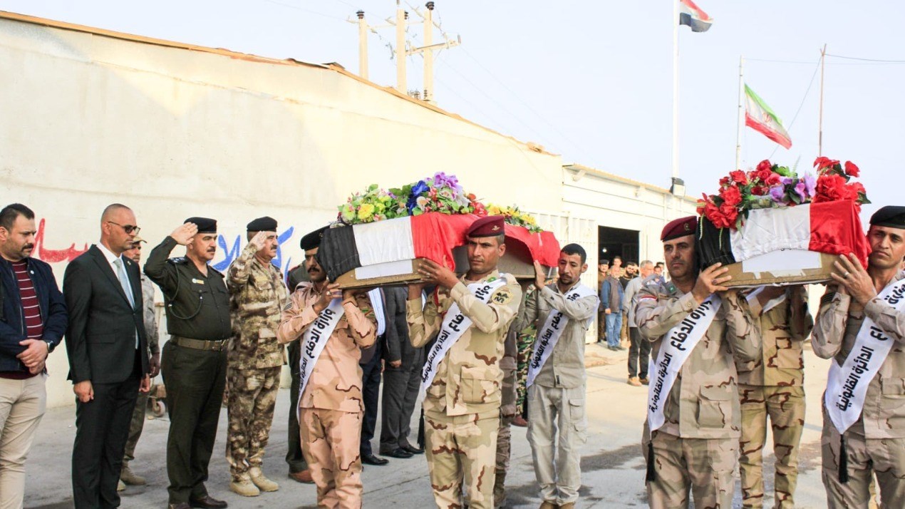 العراق وإيران يتبادلان رفات 49 جندياً