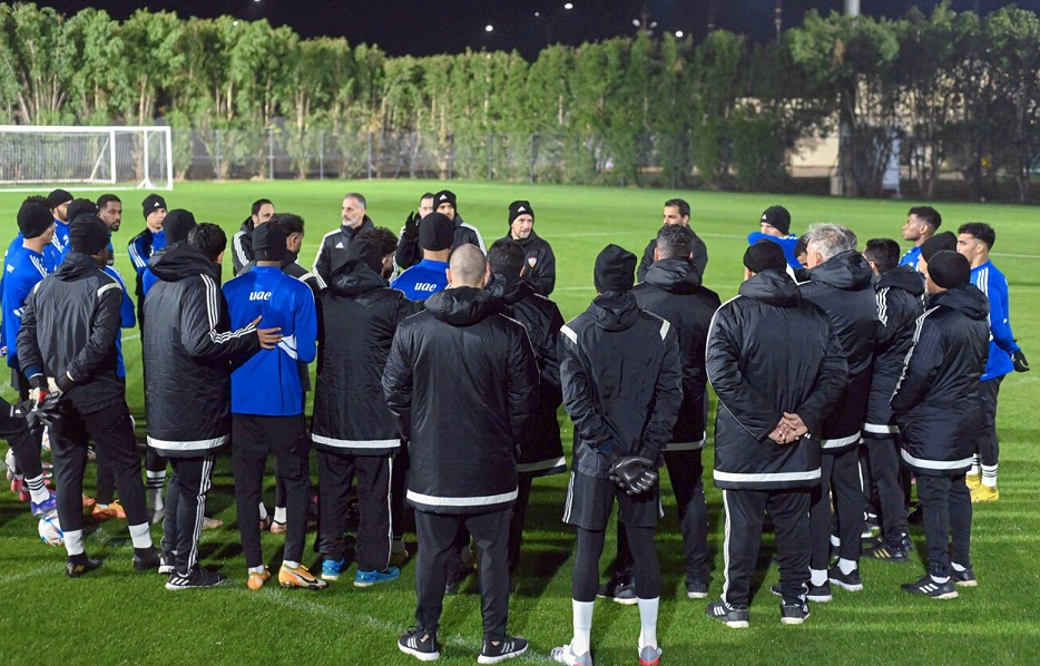 منتخب الإمارات يؤدي تدريبه الأول بالبصرة استعداداً لخليجي 25