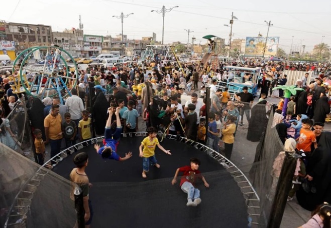 صحيفة بريطانية : 40 بالمائة من سكان العراق لم يبلغوا 15 عاما