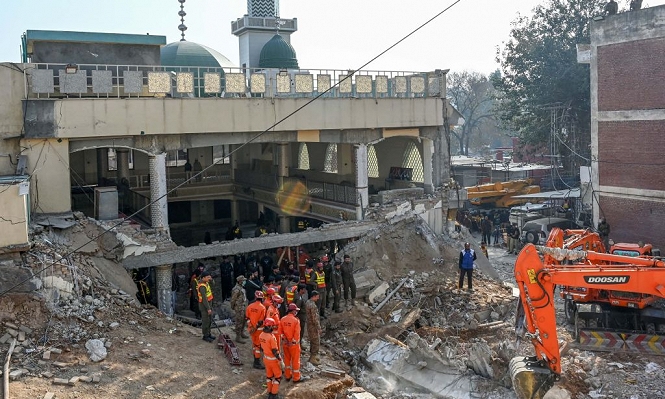 باكستان .. ارتفاع حصيلة قتلى تفجير المسجد إلى 90
